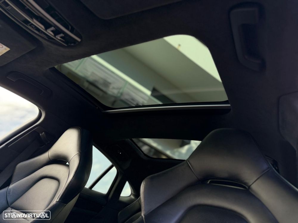 Porsche Panamera 4 E-Hybrid - 24