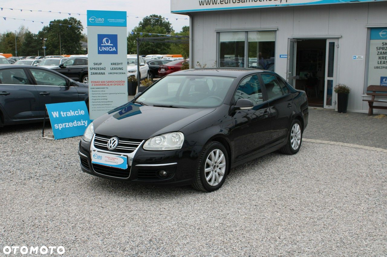 Volkswagen Jetta - 2