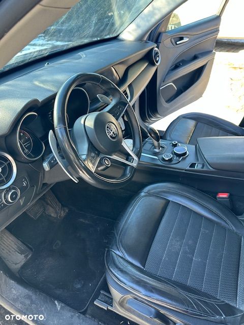 Alfa Romeo Stelvio 2.0 Turbo Q4 - 8
