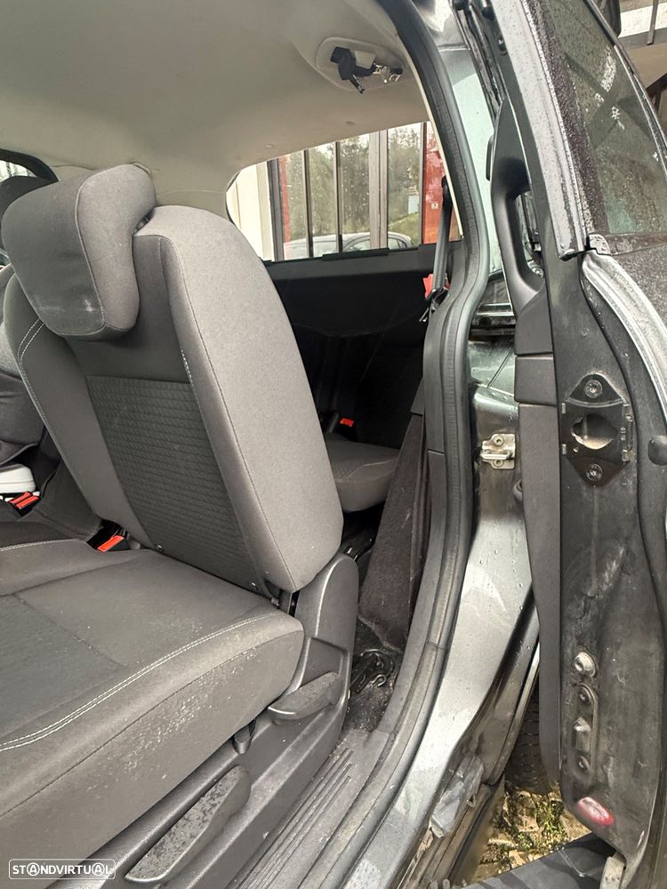 Ford Grand C-Max - 8