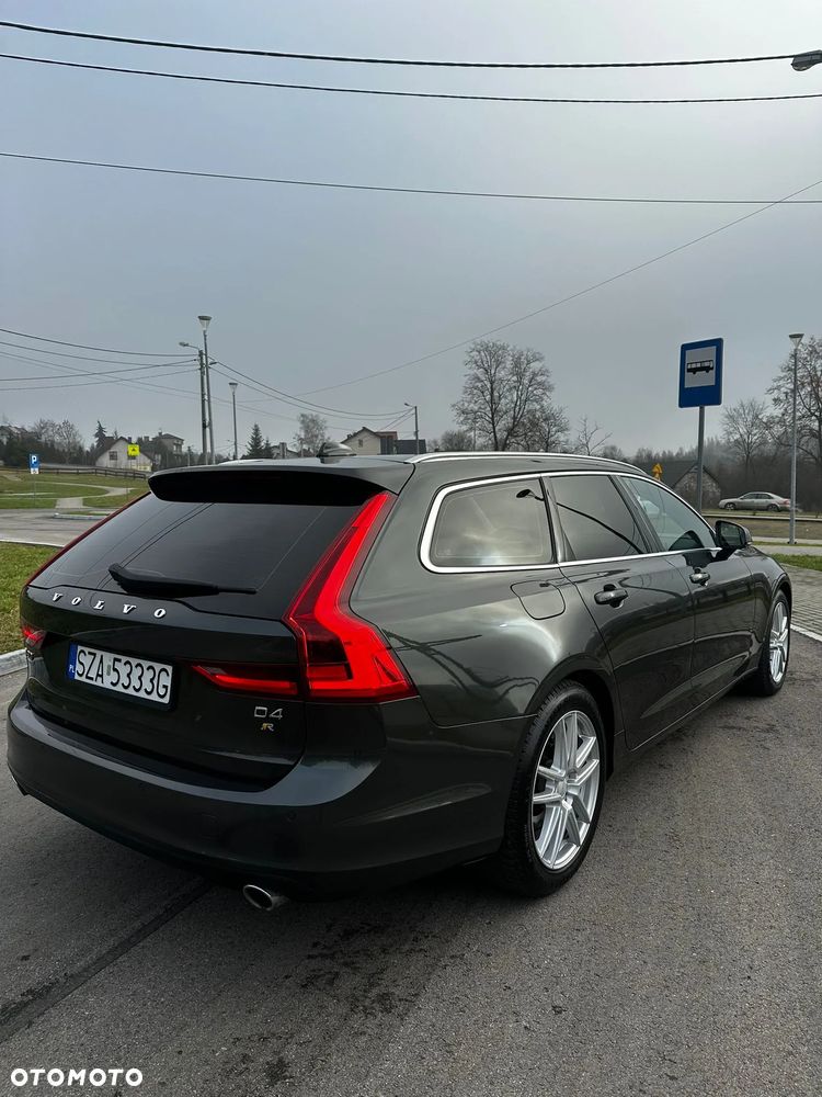 Volvo V90 D4 SCR Momentum Pro - 23