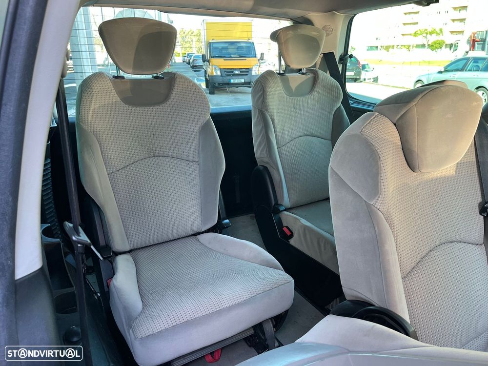 Peugeot 807 HDi 135 Family - 14