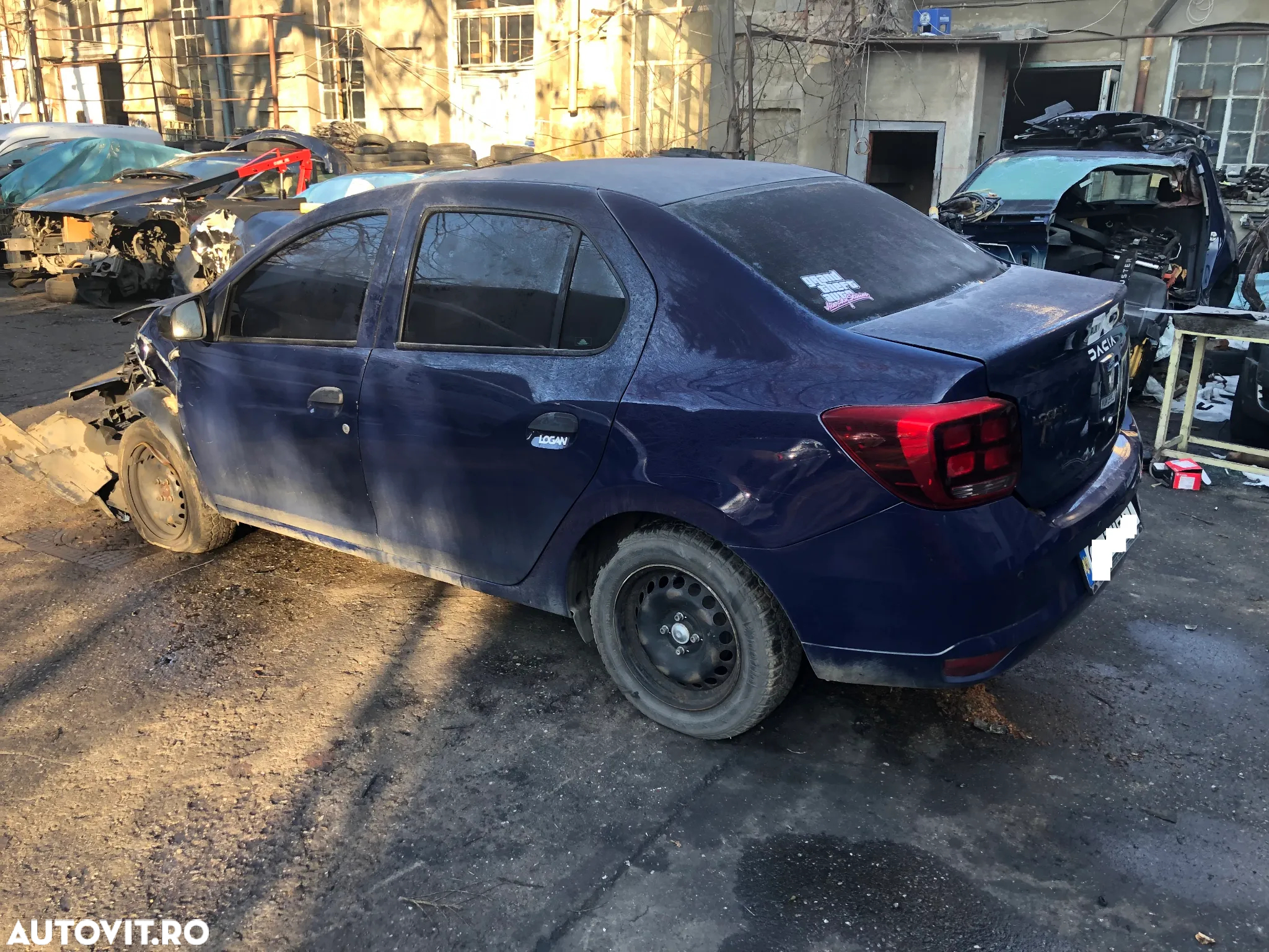 Dezmembrez Dacia Logan 2 facelift 1.0 benzina albastru 2018 - 7