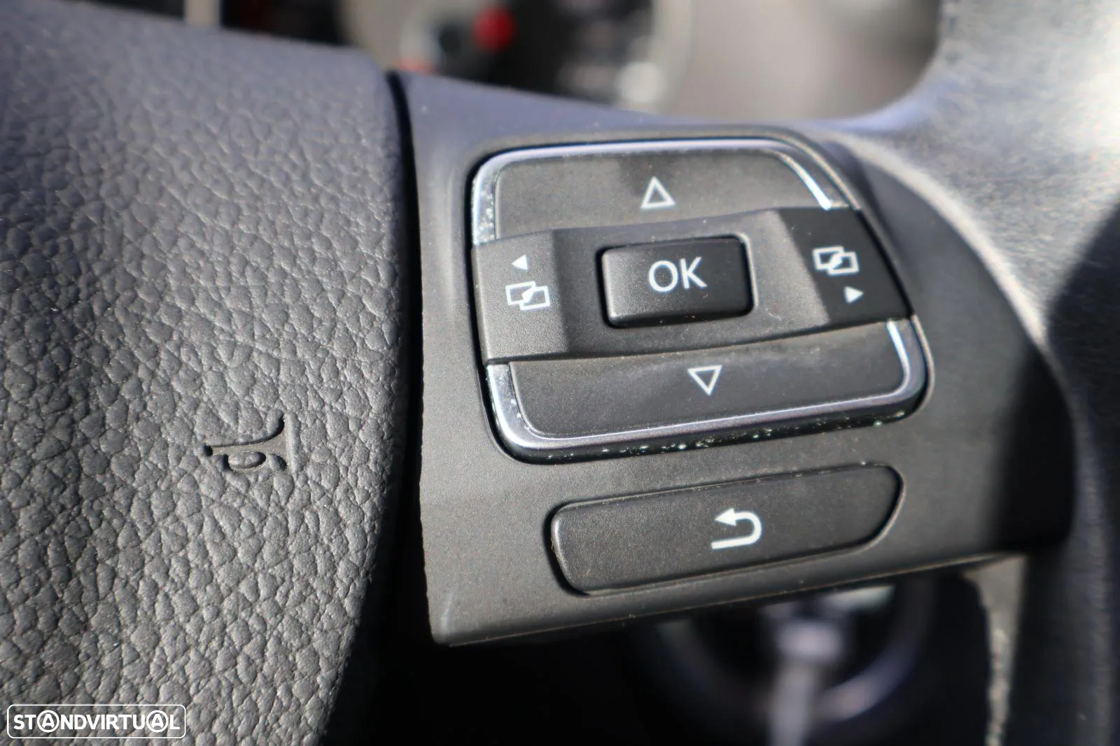 VW Passat 1.6 TDI BlueMotion - 23