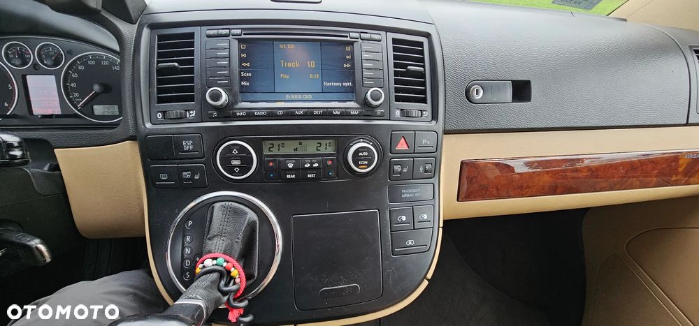 Volkswagen Multivan - 10