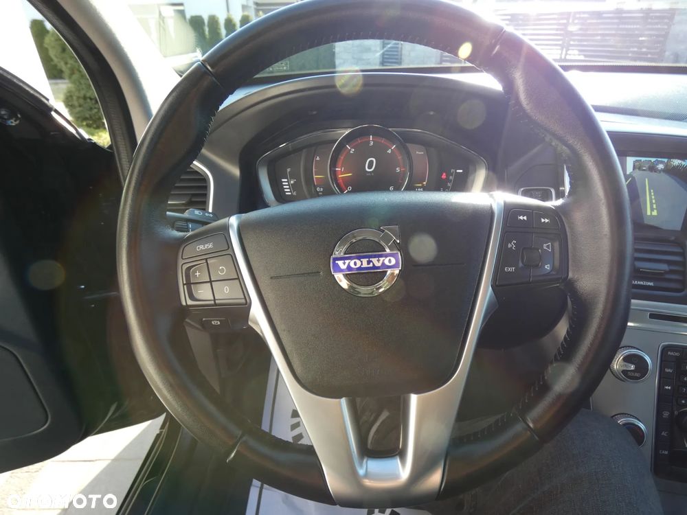 Volvo XC 60 D5 AWD Geartronic Summum - 26