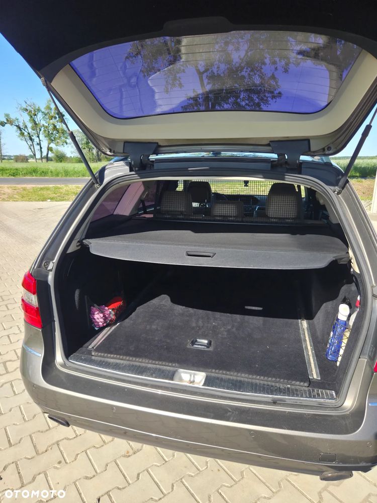 Mercedes-Benz Klasa E 350 CDI 4-Matic BlueEff - 22