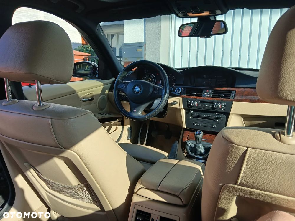 BMW Seria 3 325d - 12
