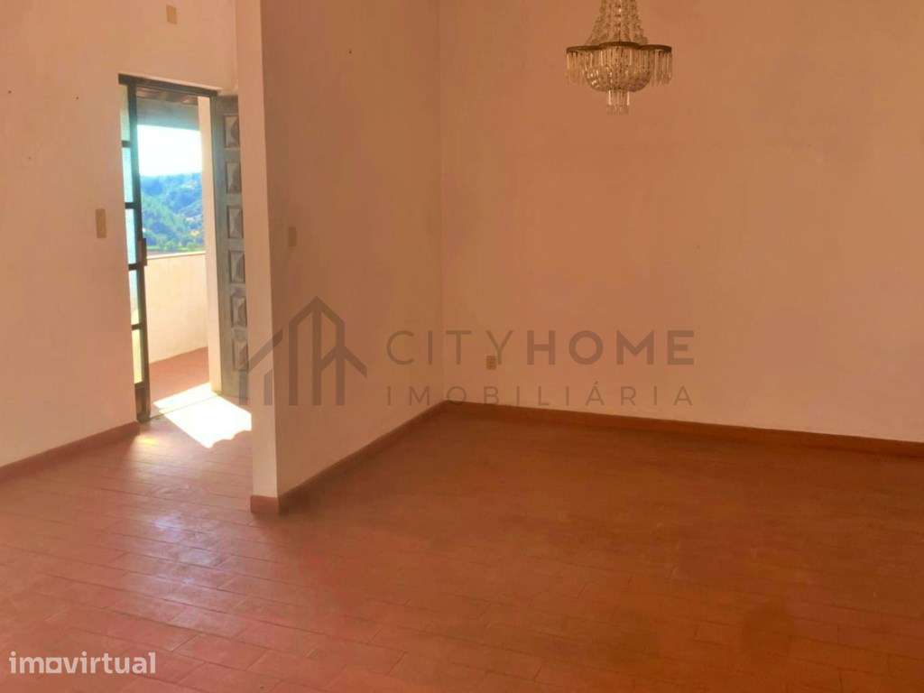 Moradia T4 com Vista Rio e Cidade, Garagem e Terraço com Churrasqueira - Grande imagem: 4/24
