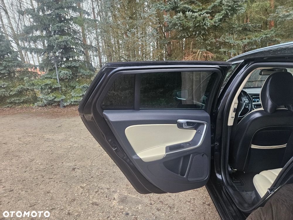 Volvo V60 DRIVe Summum - 37