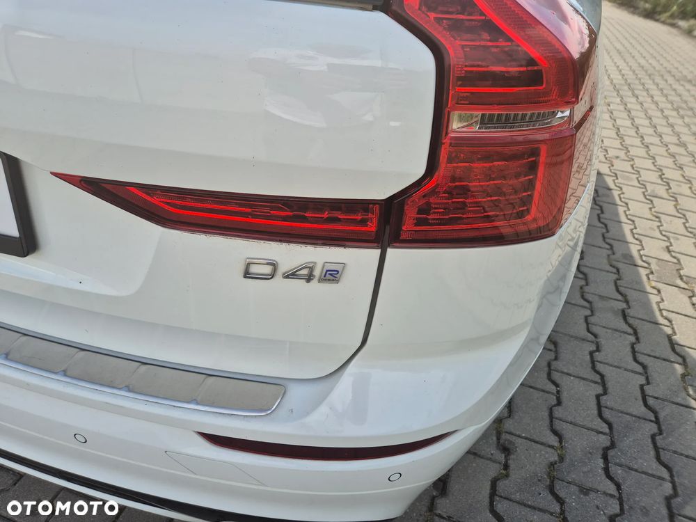 Volvo XC 60 D4 Drive-E R-Design Momentum - 11