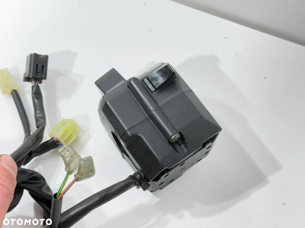 Przełącznik L  Yamaha T-Max  530  560   TMAX    18-21 - 6