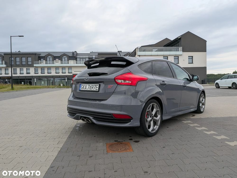 Ford Focus 2.0 TDCi ST-2 - 4
