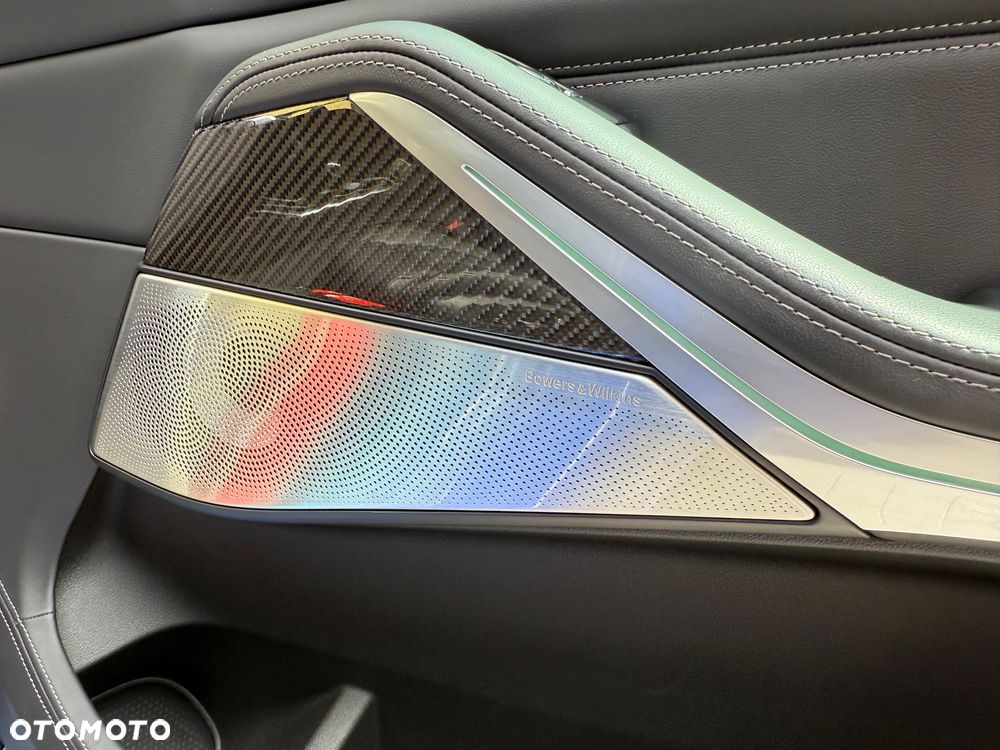 BMW X7 M50i sport - 16