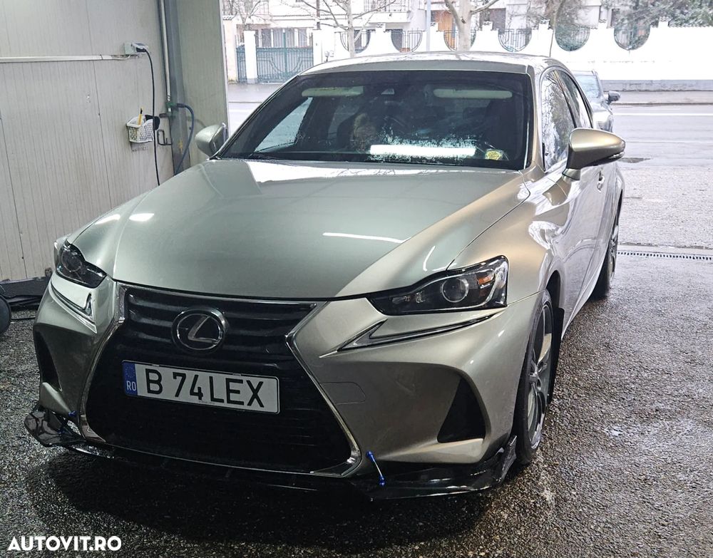Lexus Seria IS 300h Executive Plus - 10