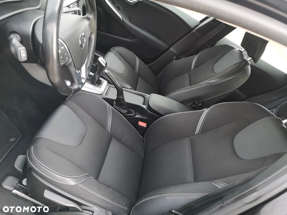 Volvo V40 D2 Momentum - 10
