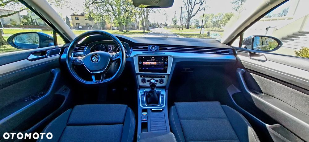 Volkswagen Passat 2.0 TDI (BlueMotion Technology) Comfortline - 9