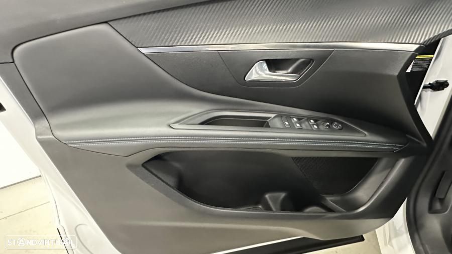 Peugeot 3008 1.6 Hybrid Allure e-EAT8 - 28