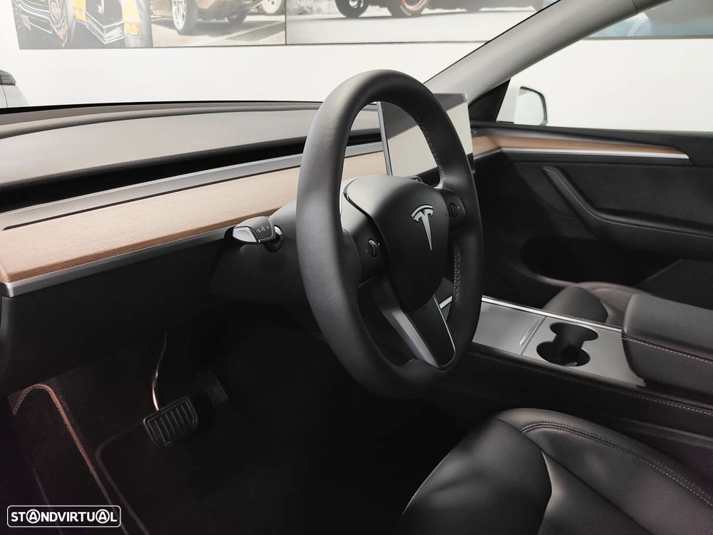 Tesla Model Y Tração Traseira - 45