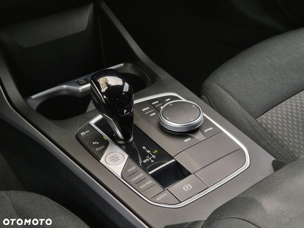 BMW Seria 1 118i Sport Line - 27