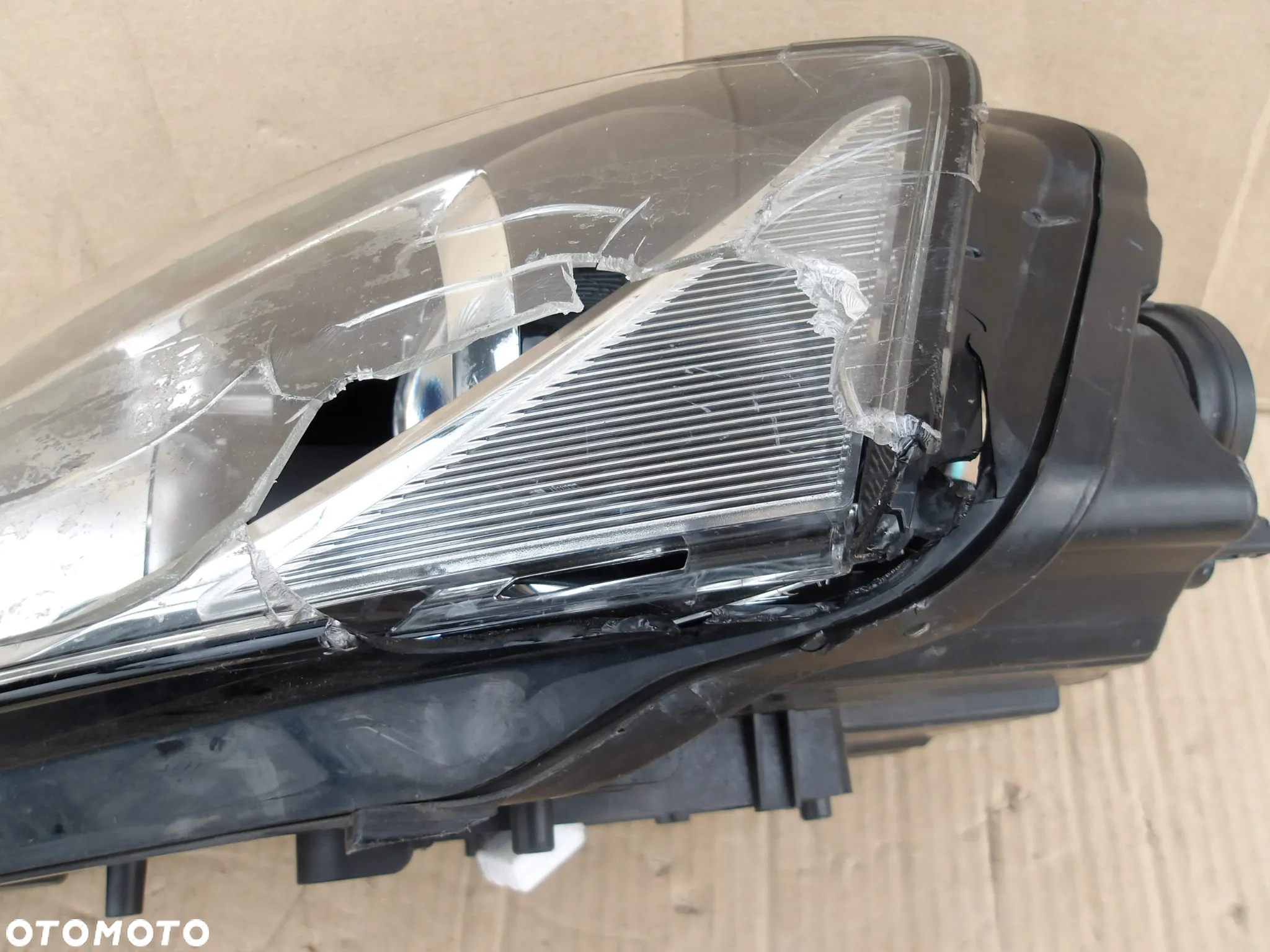LAMPA LEWY PRZOD AUDI A3 8P LIFT BI XENON 8P0941003BE - 6