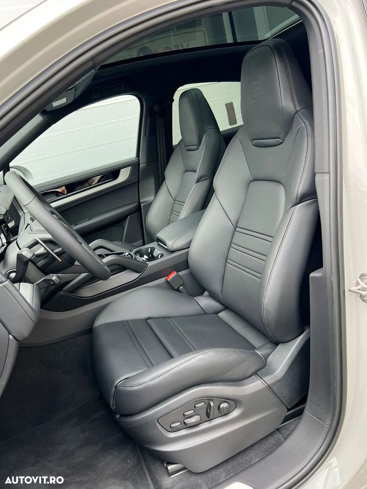Porsche Cayenne Coupe E-Hybrid - 5