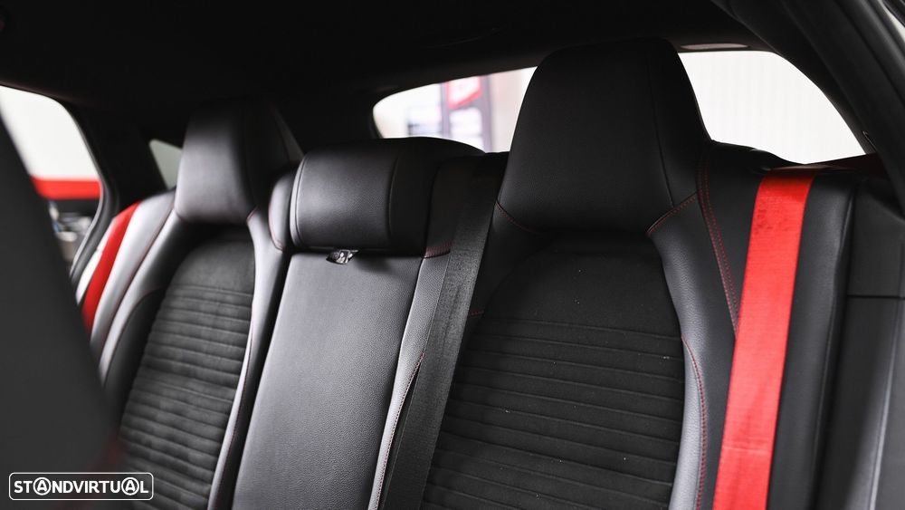 Mercedes-Benz CLA 45 AMG 4Matic Speedshift 7G-DCT Night Edition - 57