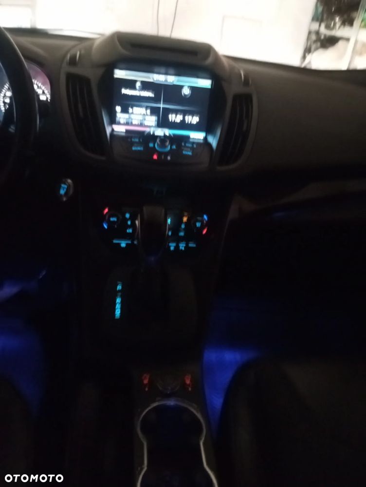 Ford Kuga 2.0 TDCi 4WD Titanium - 36