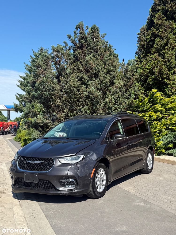 Chrysler Pacifica - 1
