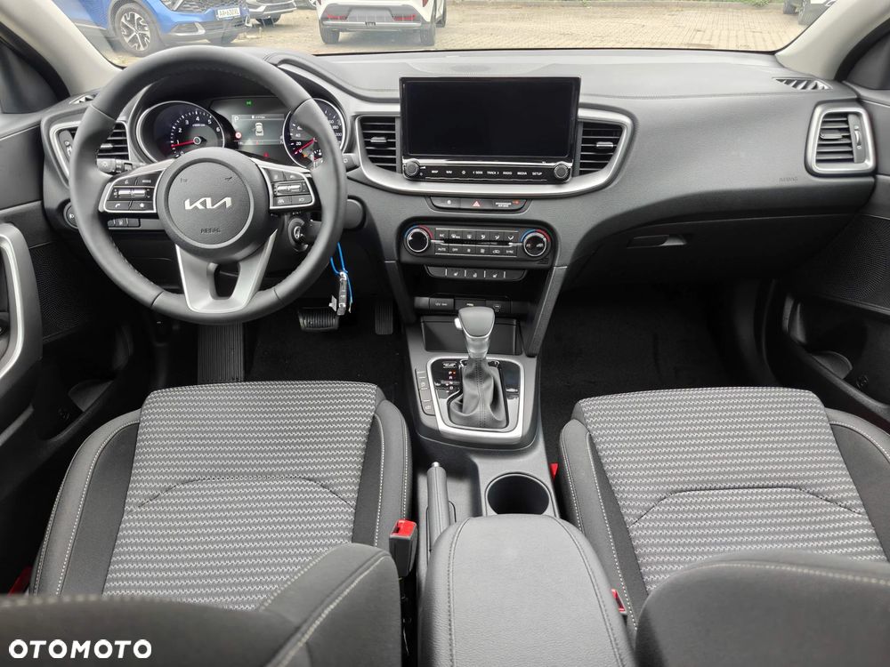 Kia XCeed - 16