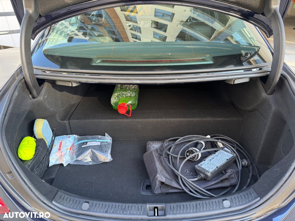 Mercedes-Benz E - 12