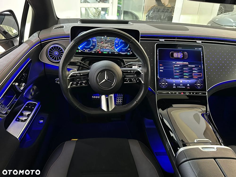 Mercedes-Benz EQE - 12