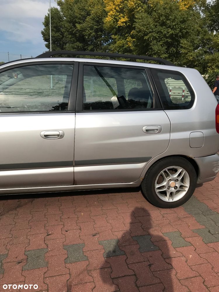 Mitsubishi Space Star 1999 photo 2