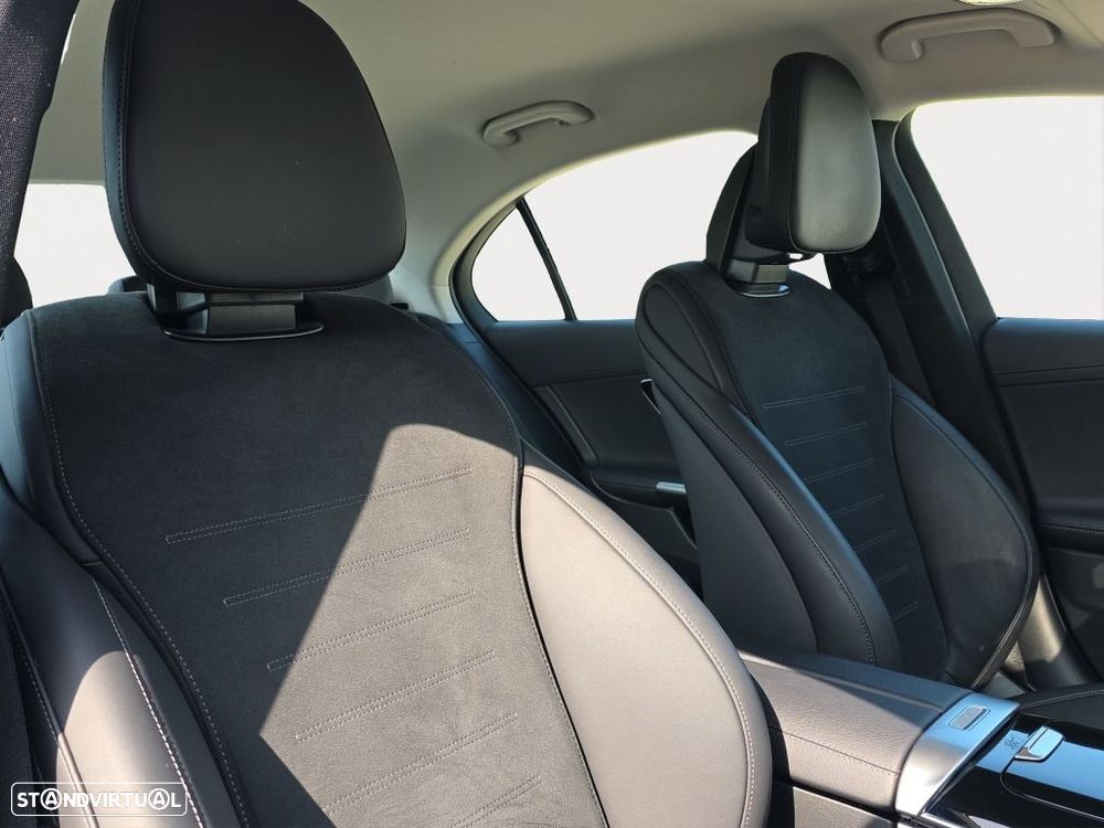 Mercedes-Benz C 300 — fotografia 12