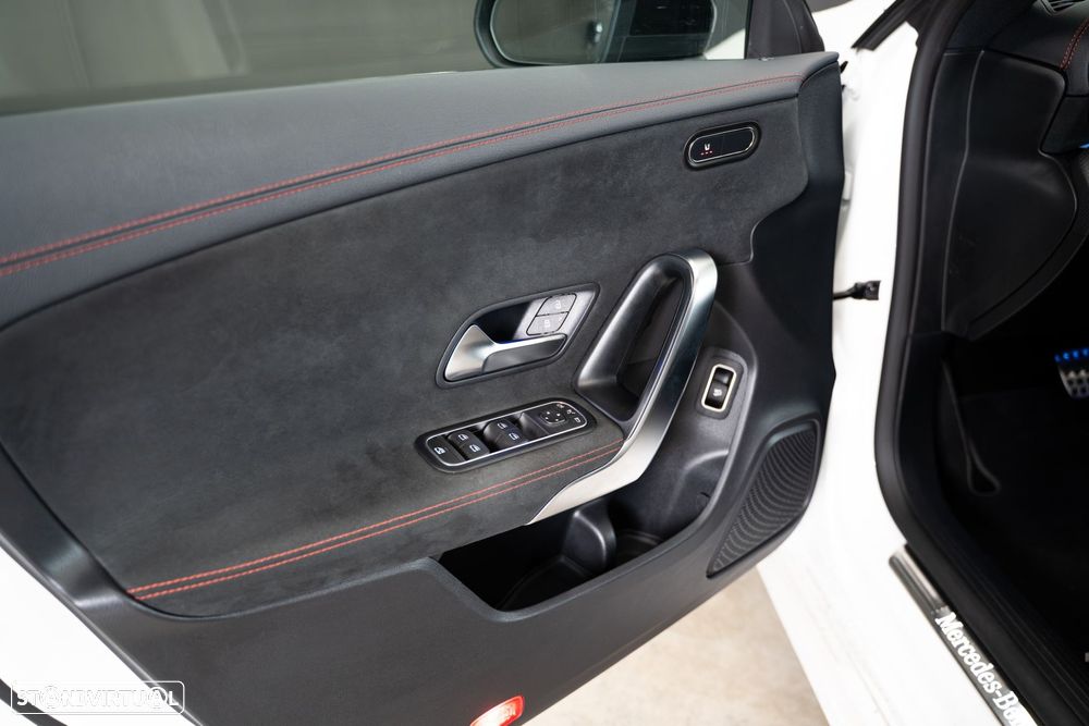 Mercedes-Benz CLA 220 d Shooting Brake 8G-DCT AMG Line - 19