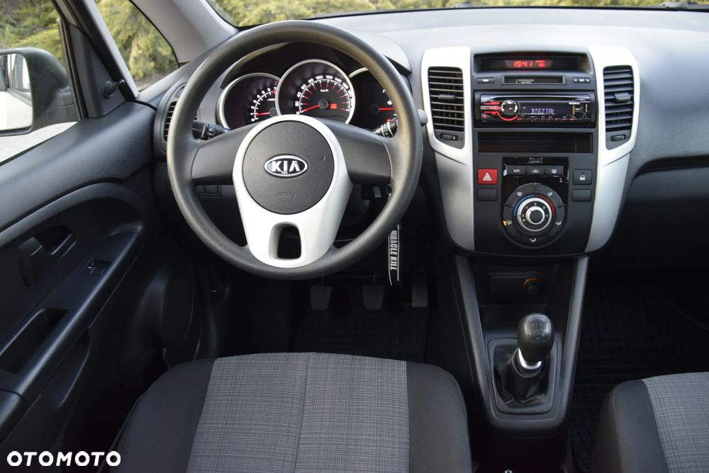 Kia Venga - 15