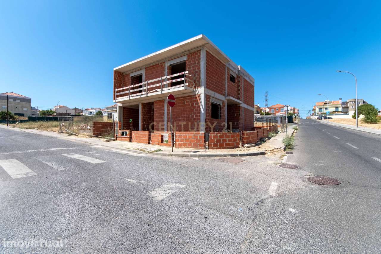 Terreno para construção de moradia T3 | 190 m² | Amadora - Grande imagem: 4/23