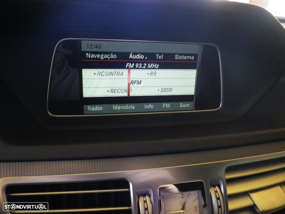 Mercedes-Benz E 300 Bluetec Hybrid Avantgarde - 32