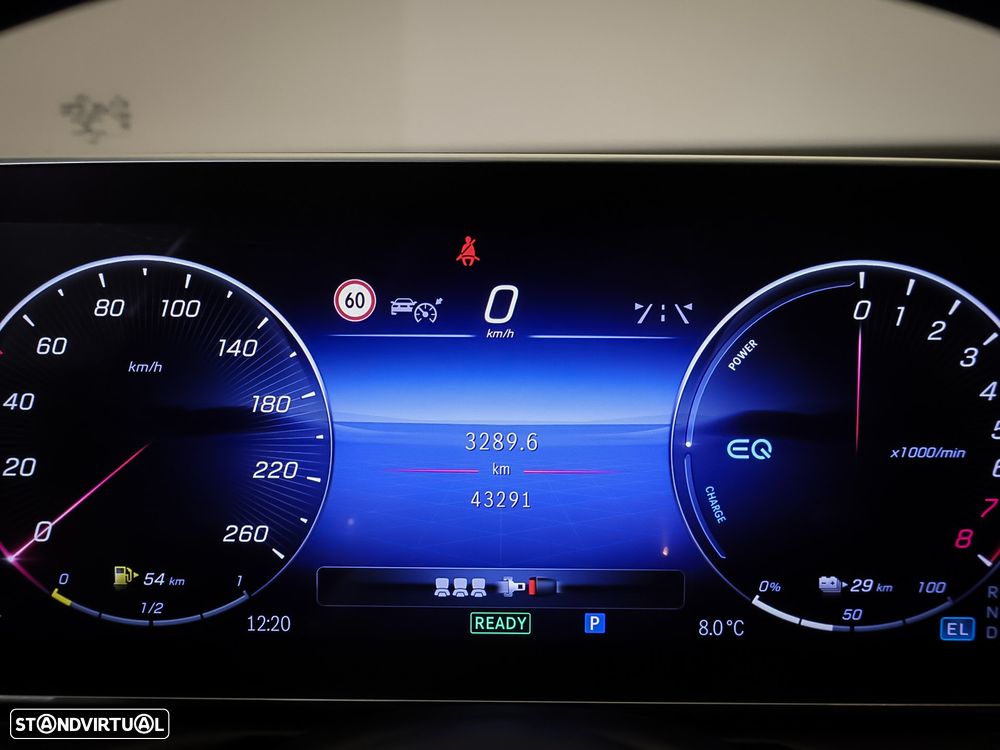 Mercedes-Benz C 300 e AMG Line - 19