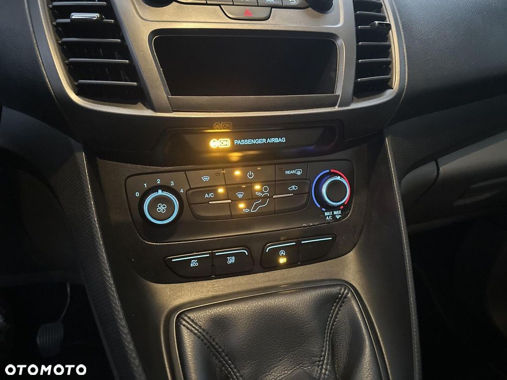 Ford Transit Connect - 17