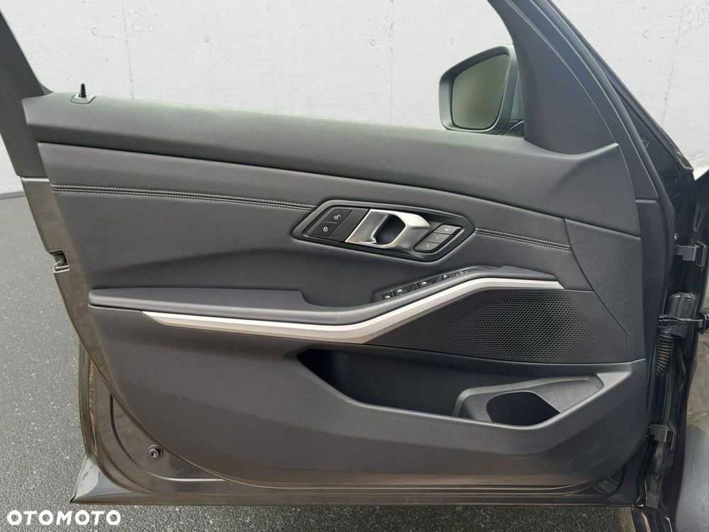 BMW Seria 3 2022