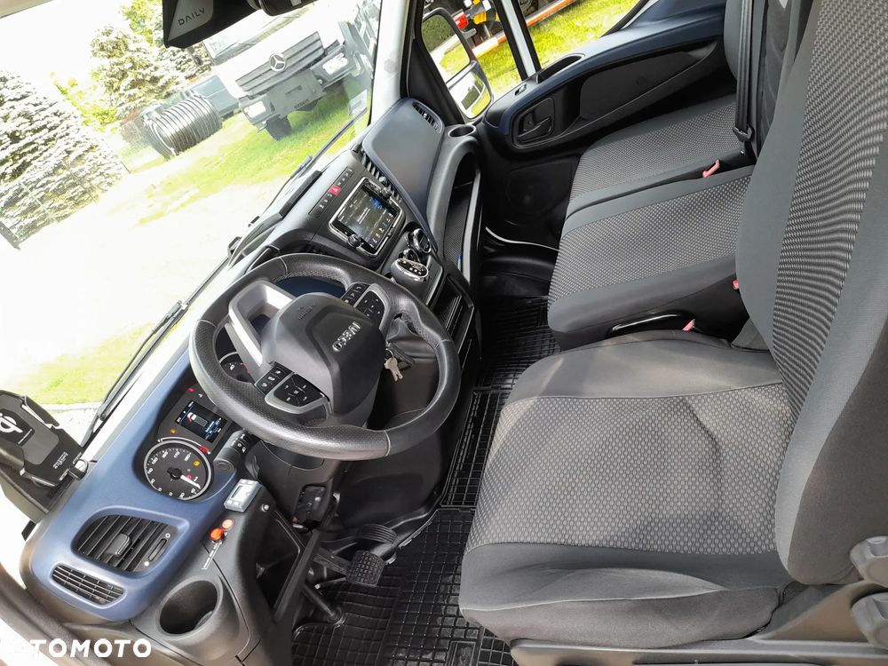 Iveco DAILY 35s180 silnik 3.0 180koni HI-matic Automatyczna skrzynia biegów FULL Wyposażenie!!! KONTENER 8 PALET 430X220X240 wysoki!! winada PALFINGER  Polski salon GWARANCJA przebiegu!!! - 13