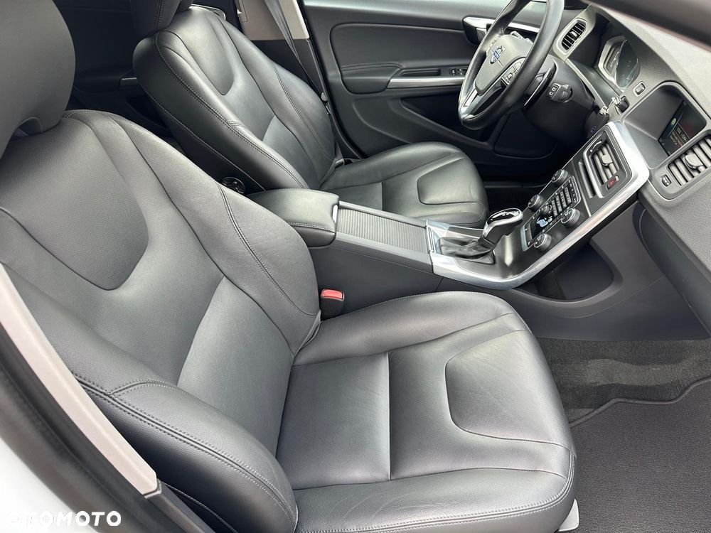 Volvo V60 D4 AWD Geartronic Summum - 30