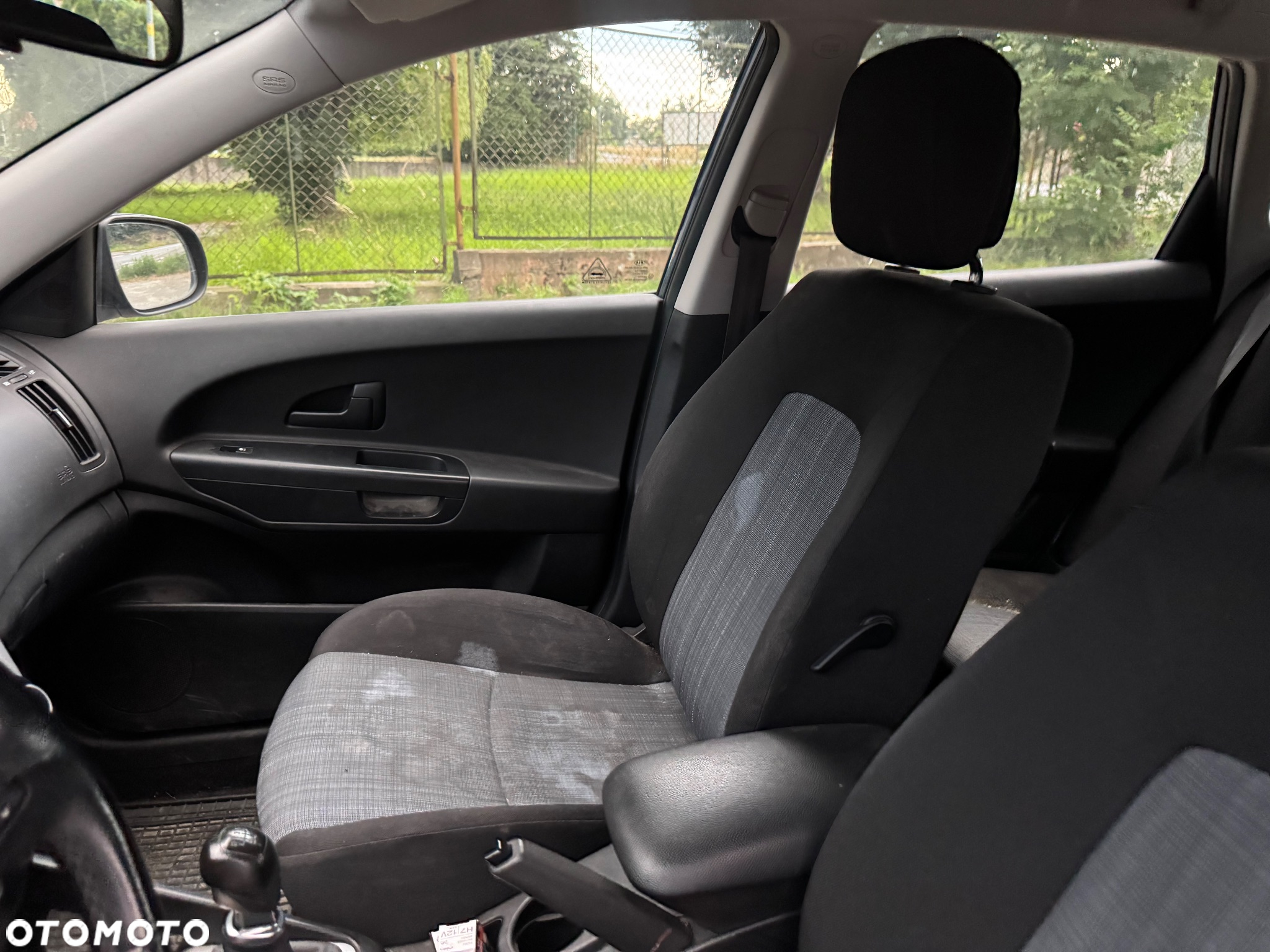 Kia Ceed - 10