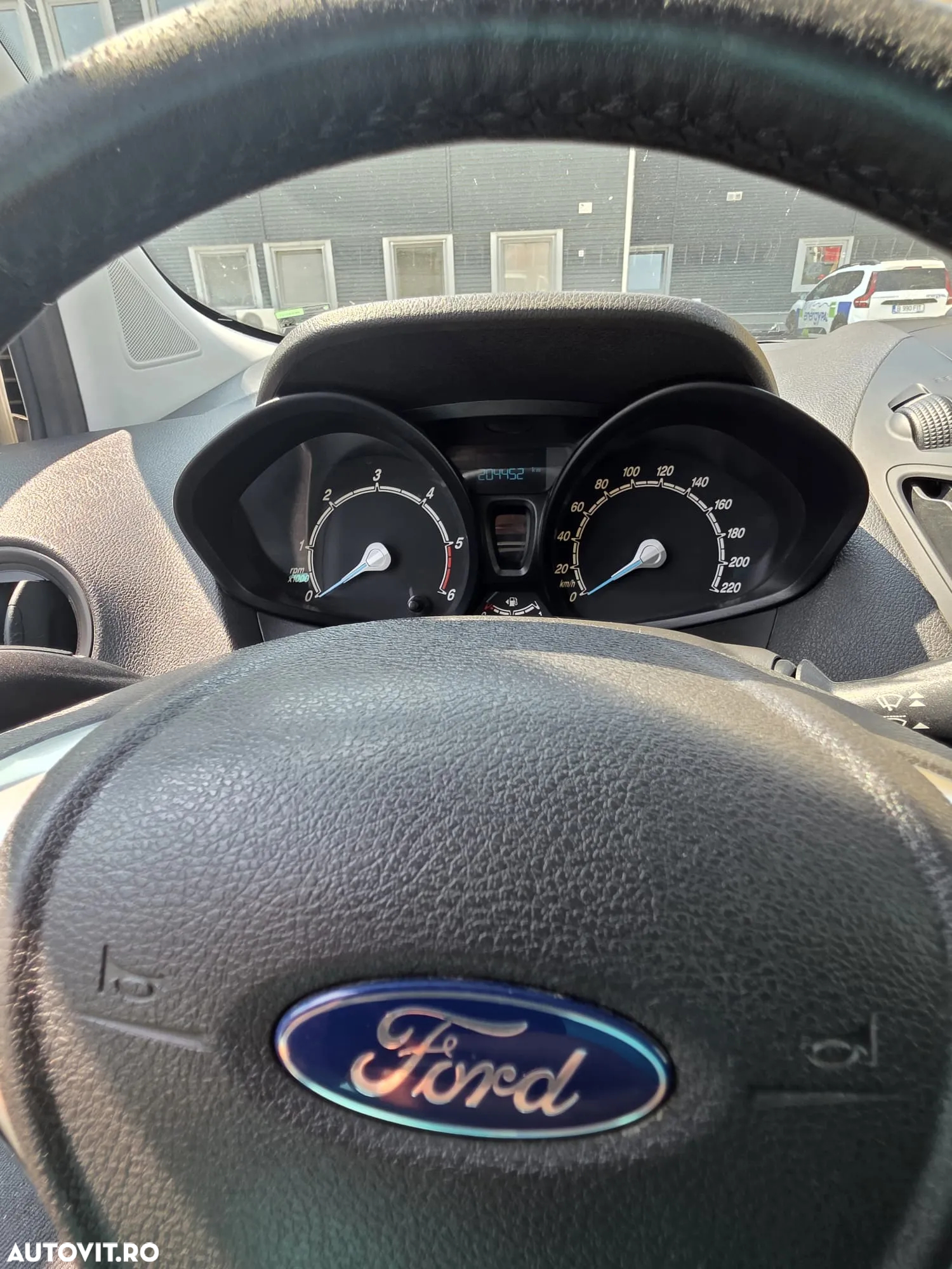 Ford Transit Courier - 6