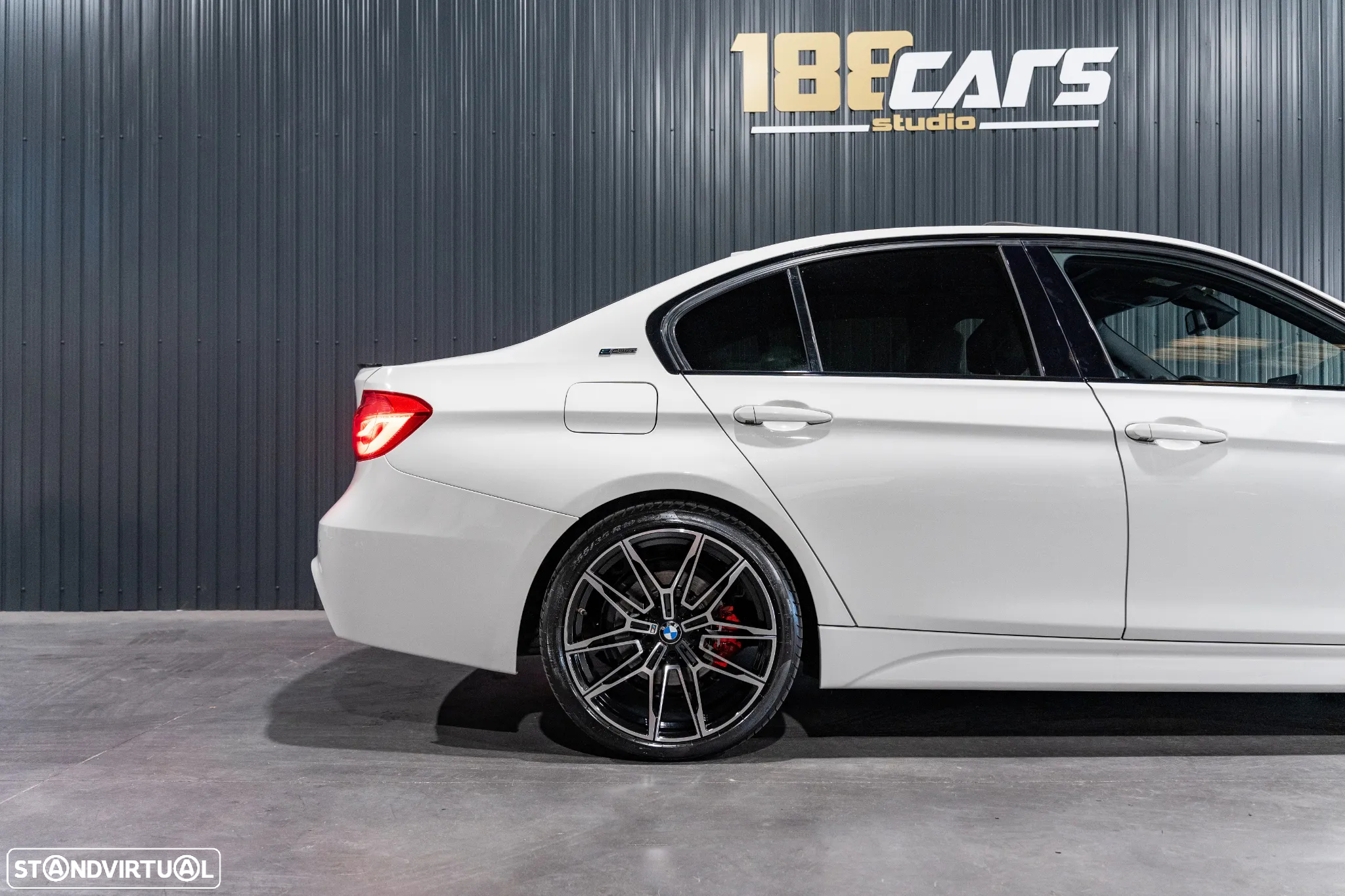 BMW 330 e iPerformance Pack M - 48