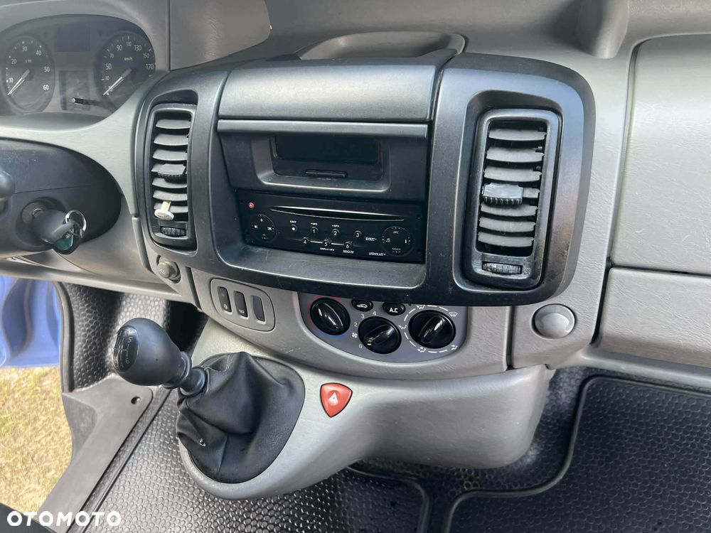 Renault TRAFIC - 15