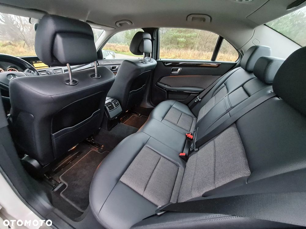 Mercedes-Benz Klasa E 200 CGI BlueEFFICIENCY 7G-TRONIC Avantgarde - 7