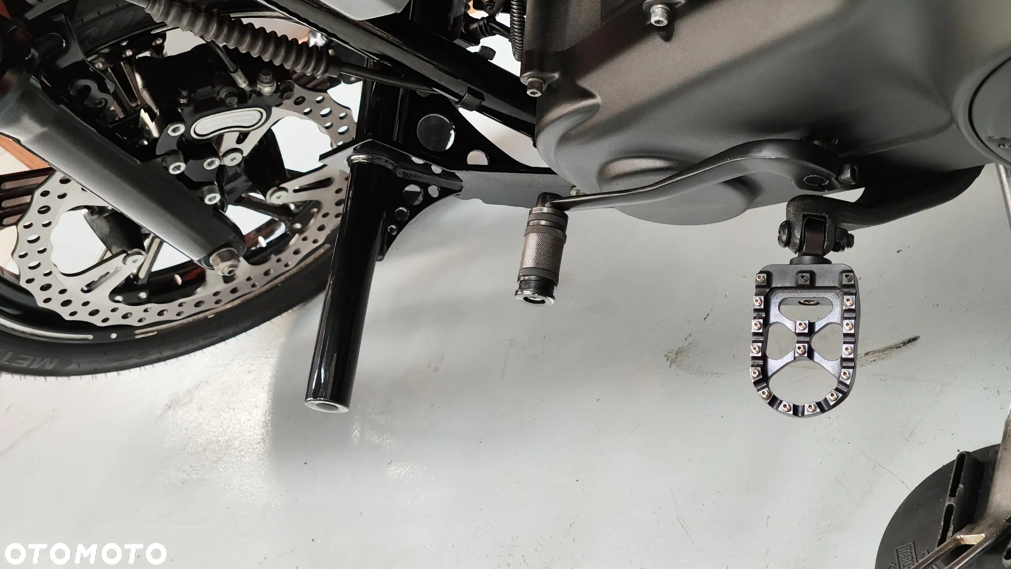 Harley-Davidson Dyna Street Bob - 27
