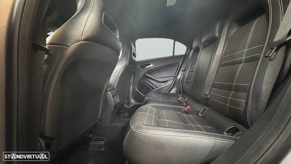 Mercedes-Benz A 200 d AMG Line - 16